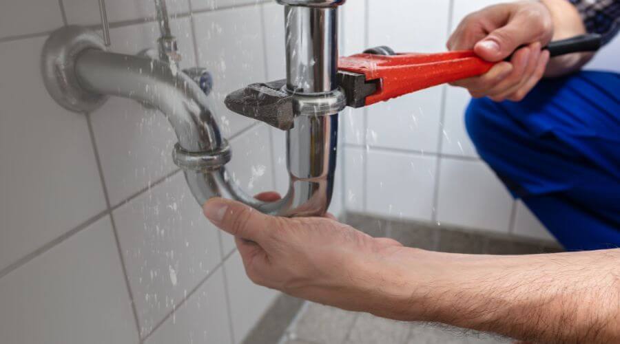 Expert burst pipe repair services in Minnetonka, MN